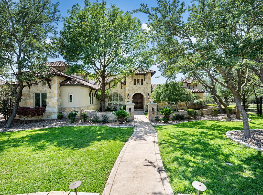 Magnificent Dominion Estate